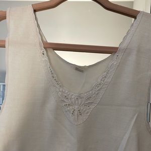 TANK TOP SWEATER MATERIAL SIZE 8 VERY SOFT STRETCHY COMFORTABLE CREAMY WHITE